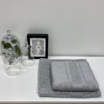 Håndklæder i grå fra finehome Odense