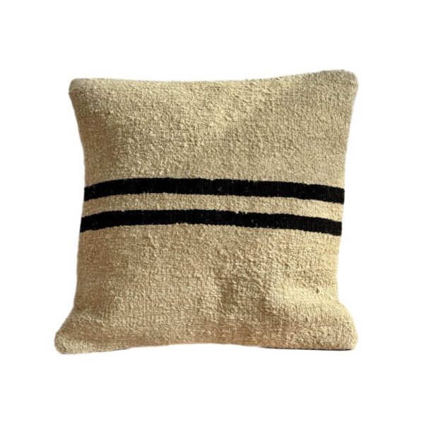 Lys kelim pude 135 med brune striber inkl. inderpude
