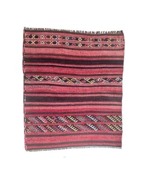 Kelim tæppe i rødlige farvenuancer med striber og mønster