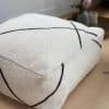 Håndlavet kelim puf fra finehome måler 60x60 cm og er 20 cm høj