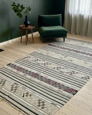 Meget smukt kelim tæppe 160x260 cm i lyse farver og smukke pastelfarver